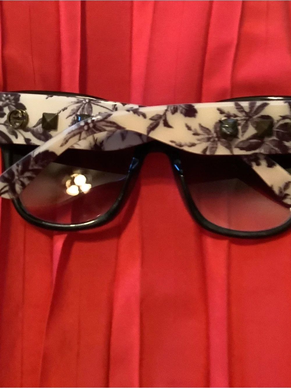 EUC Gucci Floral oversized Sunglasses - White & Purple Frame wGradient Lenses - Picture 3 of 9